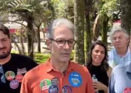 Zema mantém candidatura e dá aval para aliados do Novo apoiarem Flávio no 1º turno