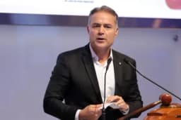 TRE-AL derruba bloqueio e manda Instagram de Renan Filho voltar ao ar
