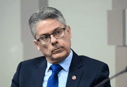 Senador Alessandro Vieira pede impeachment de Kassio Nunes Marques por atuação no caso Master