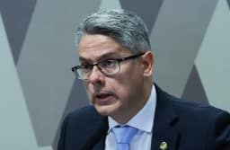 Mensagens de Vorcaro com Alcolumbre expõem “sistema podre”, diz Vieira