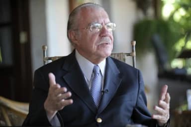 José Sarney, de 96 anos, segue internado em São Luís com pneumonia