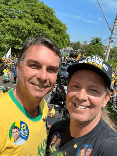 Mario Frias e Daniella Marques são cotados para ministérios de Flávio Bolsonaro