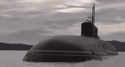 Rússia realiza teste de míssil intercontinental com capacidade nuclear lançado por submarino, VEJA VÍDEO