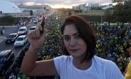 Michelle rebate Janja e chama Nikolas de “piá do nosso coração”