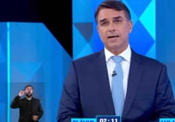 Flávio Bolsonaro cobra explicações de Lula sobre vida de Lulinha na Espanha