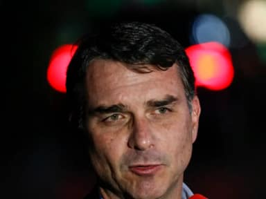 Flávio Bolsonaro diz que Lula está 'ficando meio Biden' e promete defender empresas nos EUA