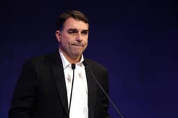Flávio Bolsonaro, milícias e o risco de um poder sem limites