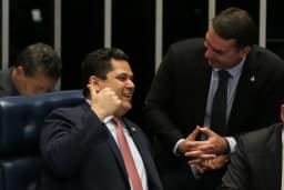 Alcolumbre responde a pedido de impeachment de Moraes por relação com Vorcaro e alfineta Flávio