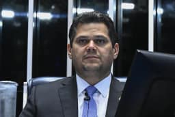 O cálculo de Davi Alcolumbre ao se reaproximar de Lula