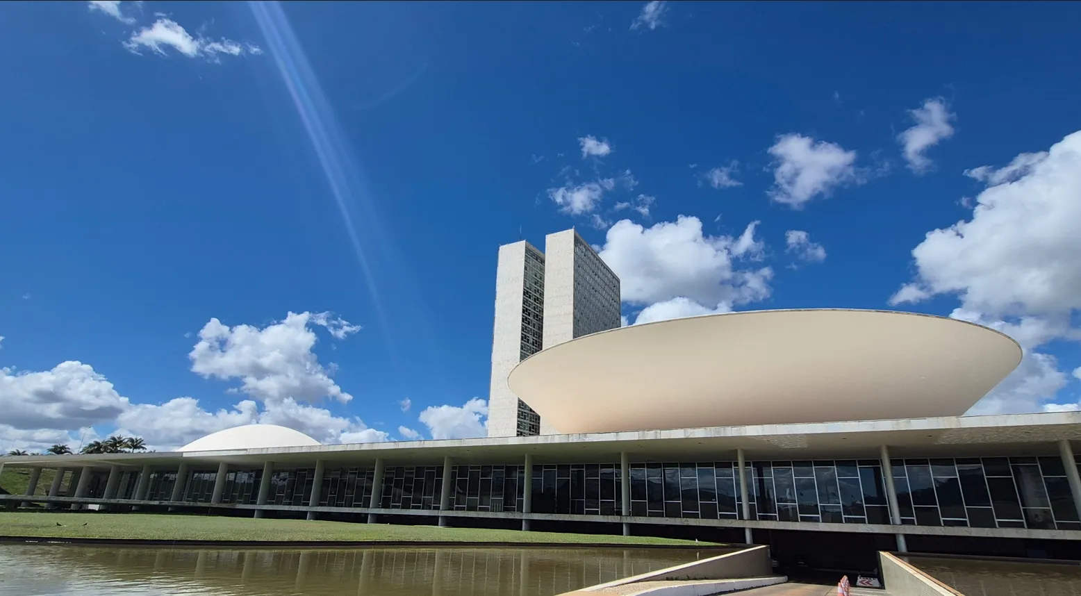 Governo Lula tenta aprovar fim da escala 6x1 e da taxa das blusinhas até outubro