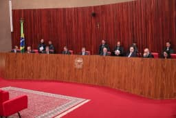 TSE decide derrubar posts com notícia falsa sobre Flávio e Nossa Senhora