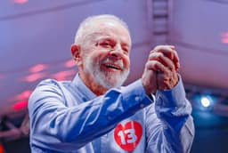 “Uma nova campanha vai começar e vamos comparar os projetos”, diz Lula sobre o segundo turno