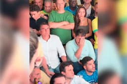 Sem mandato e sem foro privilegiado, a chapa vai esquentar para Flávio Bolsonaro