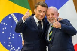 Da esquerda à direita, líderes mundiais felicitam Lula pela virada histórica
