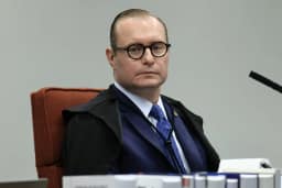 Zanin dá 48 horas para Anatel se manifestar sobre pedido por internet móvel livre no período eleitoral