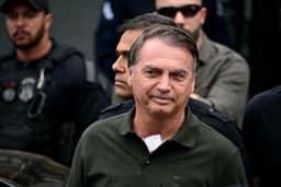 Moraes mantém prisão domiciliar de Bolsonaro