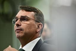 Flávio pede que OAB se manifeste após Moraes suspender visitas a Bolsonaro