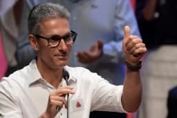 Zema declara apoio a Flávio Bolsonaro no 2º turno
