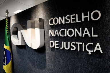 Mudança nas férias garante até 12 semanas de descanso para juízes e procuradores