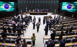 7,4% dos candidatos a deputado federal concentram metade da verba pública