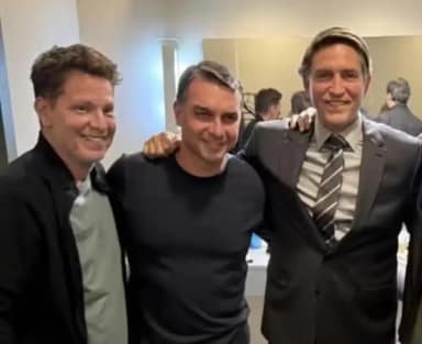 Polícia Federal investiga Flávio Bolsonaro por recursos de Dark Horse