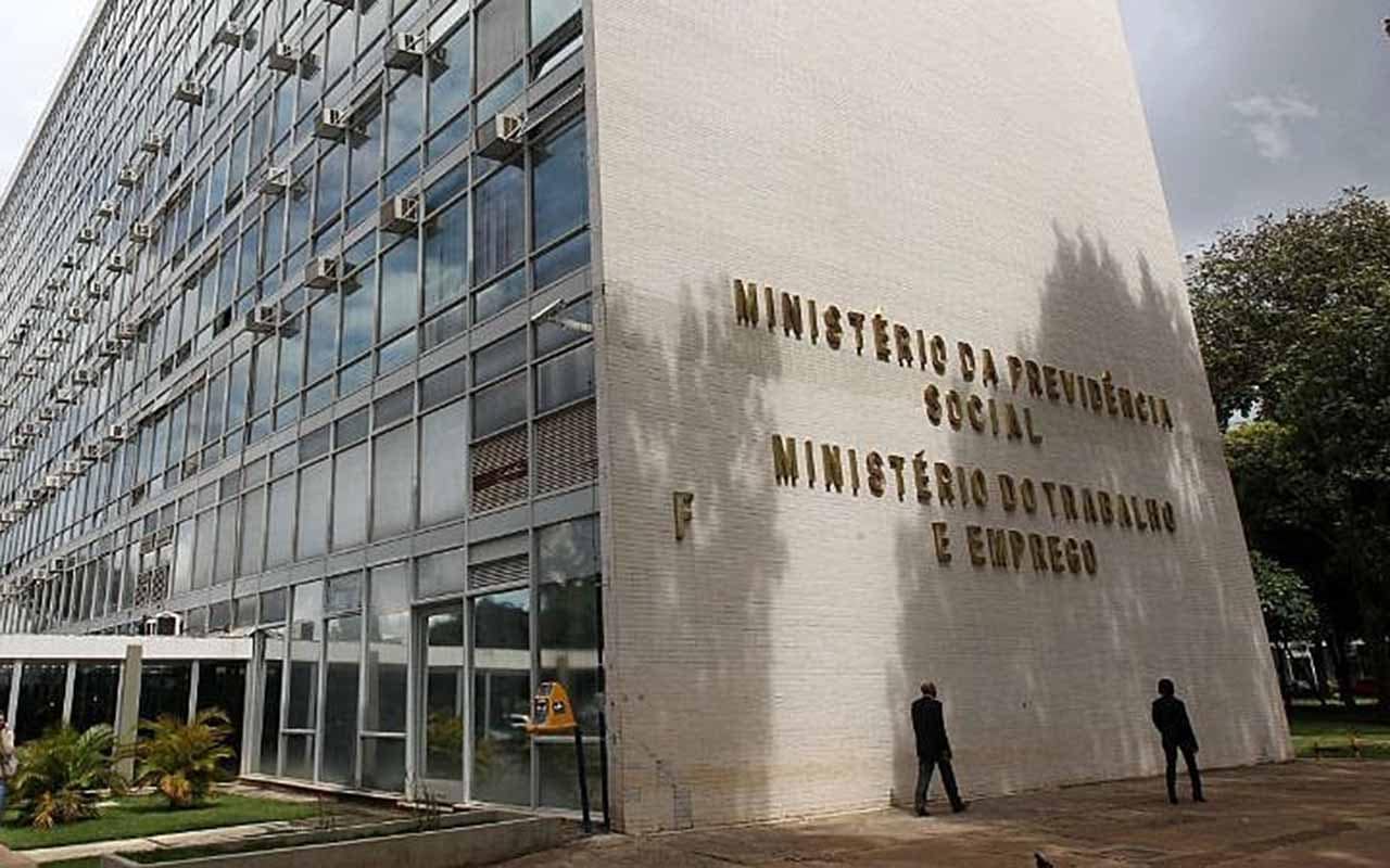Caso de doméstica que ficou sem salário por 55 anos expõe violações