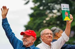 Lula é reeleito, mas enfrentará Congresso mais à direita; veja os números