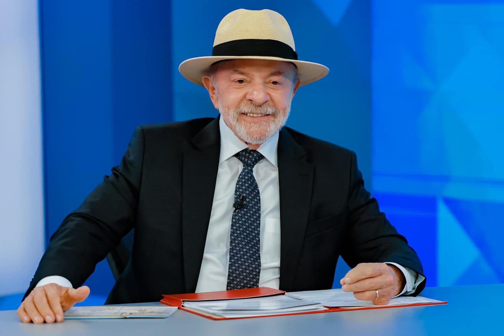 Lula e Flávio Bolsonaro resistem a debate de 1º de outubro e aliados divergem