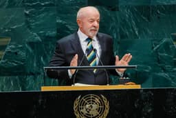 Flávio vai ao TSE para proibir Lula de usar imagens do discurso na ONU