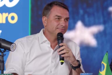 CNBB nega ter espalhado fake news sobre padroeira e rebate Flávio Bolsonaro