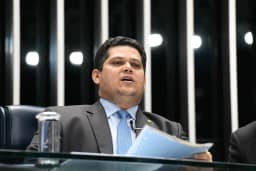 União Brasil e PP anunciam apoio à reeleição de Davi Alcolumbre no Senado