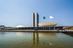 Por que o Congresso analisa hoje a MP da 'taxa das blusinhas'
