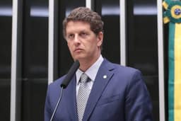 Salles desiste de candidatura ao Senado de São Paulo e apoia Derrite e André do Prado