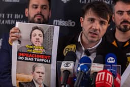 Defesa de Renan diz que Toffoli inviabiliza campanha, e Flávio Bolsonaro faz paralelo com seu pai