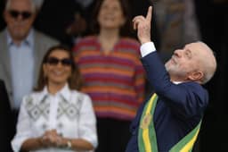 Janja diz que Lula 'é o verdadeiro ungido de Deus' após Michelle chamar Mendonça de 'escolhido do Senhor'