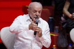 Lula diz que não sabe se polêmica envolvendo Flávio Bolsonaro e Nossa Senhora é notícia falsa
