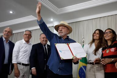 Lula afirma que verba de Vorcaro do filme Dark Horse sustentava Eduardo nos EUA