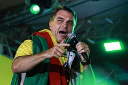Campanha de Flávio aciona TSE e pede restrições contra 48 perfis, incluindo deputados e Mídia Ninja