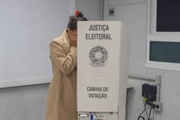 Painel: Flávio teve zero voto em 106 urnas no segundo turno e Lula, em 4