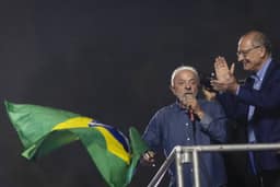 Painel: Lula pretende fazer pronunciamento na TV sobre quarto mandato após 'descansar' a voz