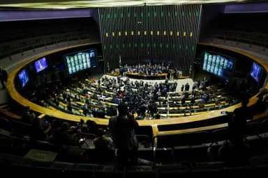 PL concentra um terço dos 42 deputados federais que disputam o Senado