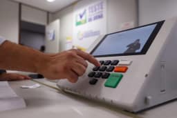 TSE assina e lacra nesta sexta sistemas das eleições de 2026