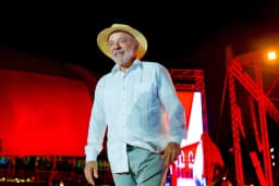 Em campanha, Lula pede pelo 2º dia seguido avanço do fim da escala 6x1