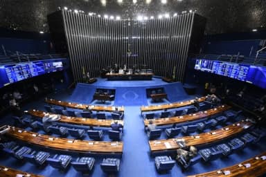 Flávio Dino pede vista e STF adia decisão sobre investigar Alexandre de Moraes
