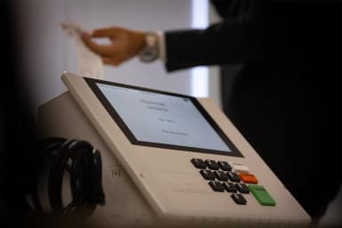 TSE libera consulta de local de votação e simulador de urna para 4 de outubro