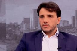 Renan Santos reage à decisão de Mendonça sobre Andrei Rodrigues: "Fez bem"