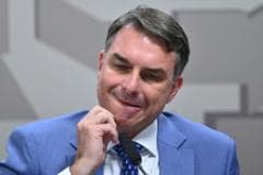 Viagens internacionais e jatinho de Vorcaro: os vínculos de Flávio Bolsonaro com Willer Tomaz, alvo da PF no escândalo do INSS