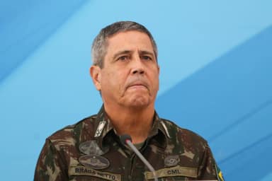 Braga Netto, Garnier e Paulo Sérgio cumprem penas de 19 a 26 anos em quartéis