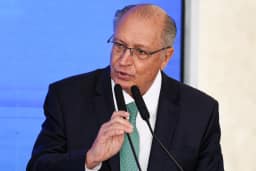 Superávit não depende só do Executivo, diz Alckmin