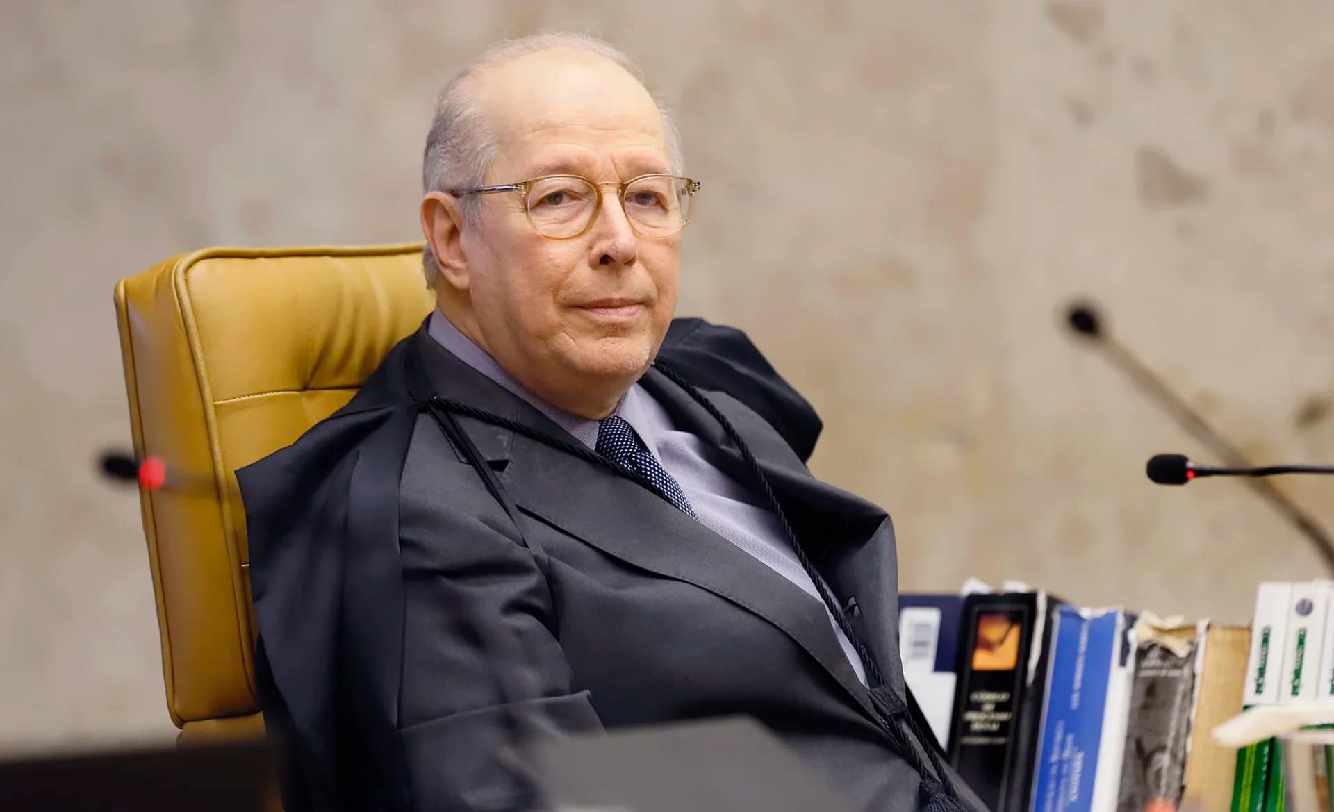 Celso de Mello separa STF de ministros antes de sessão sobre Alexandre de Moraes